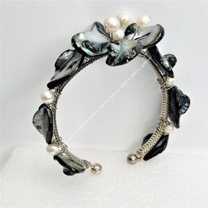 𝅺MIDNIGHT Grey Sea Shell and Pearls Cuff Bracelet- Adjustable